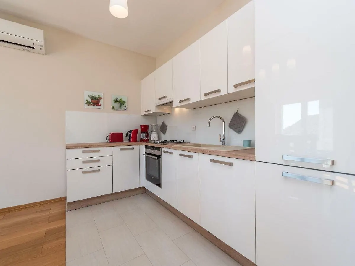 Cozy Holiday Home In Petrcane With Private Terrace Kožino