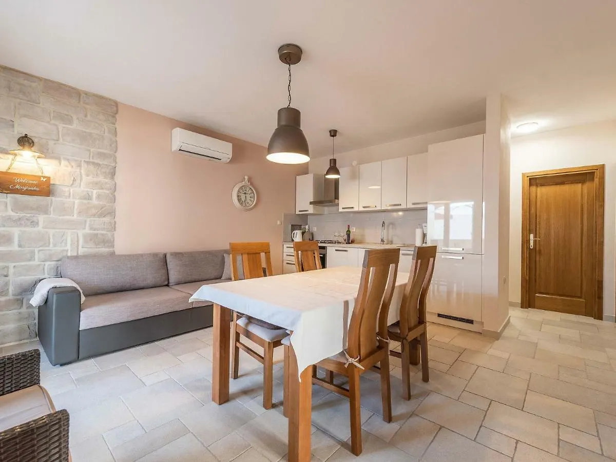 Cozy Holiday Home In Petrcane With Private Terrace Kožino
