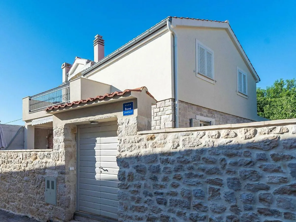Cozy Holiday Home In Petrcane With Private Terrace Kožino