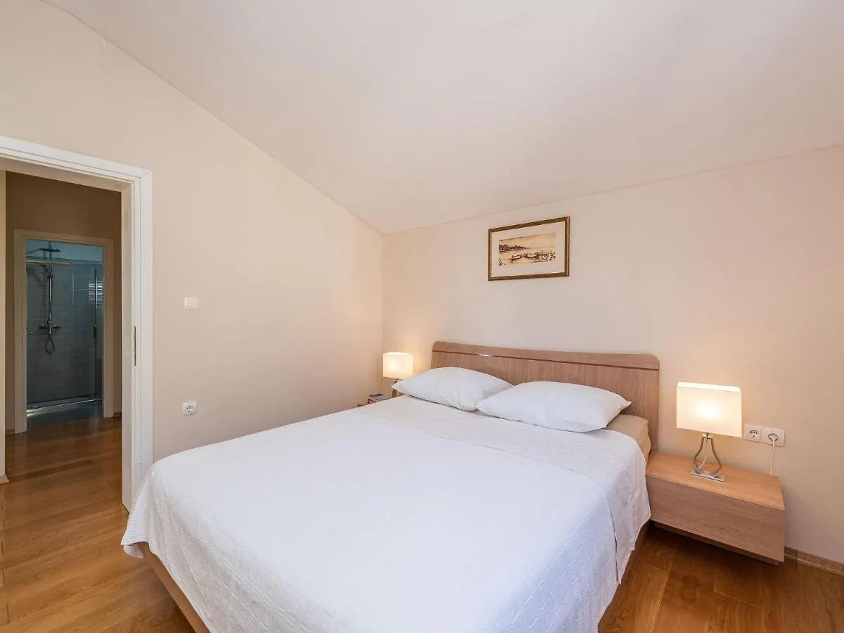 Cozy Holiday Home In Petrcane With Private Terrace Kožino