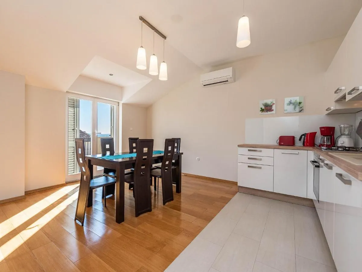 Cozy Holiday Home In Petrcane With Private Terrace Kožino