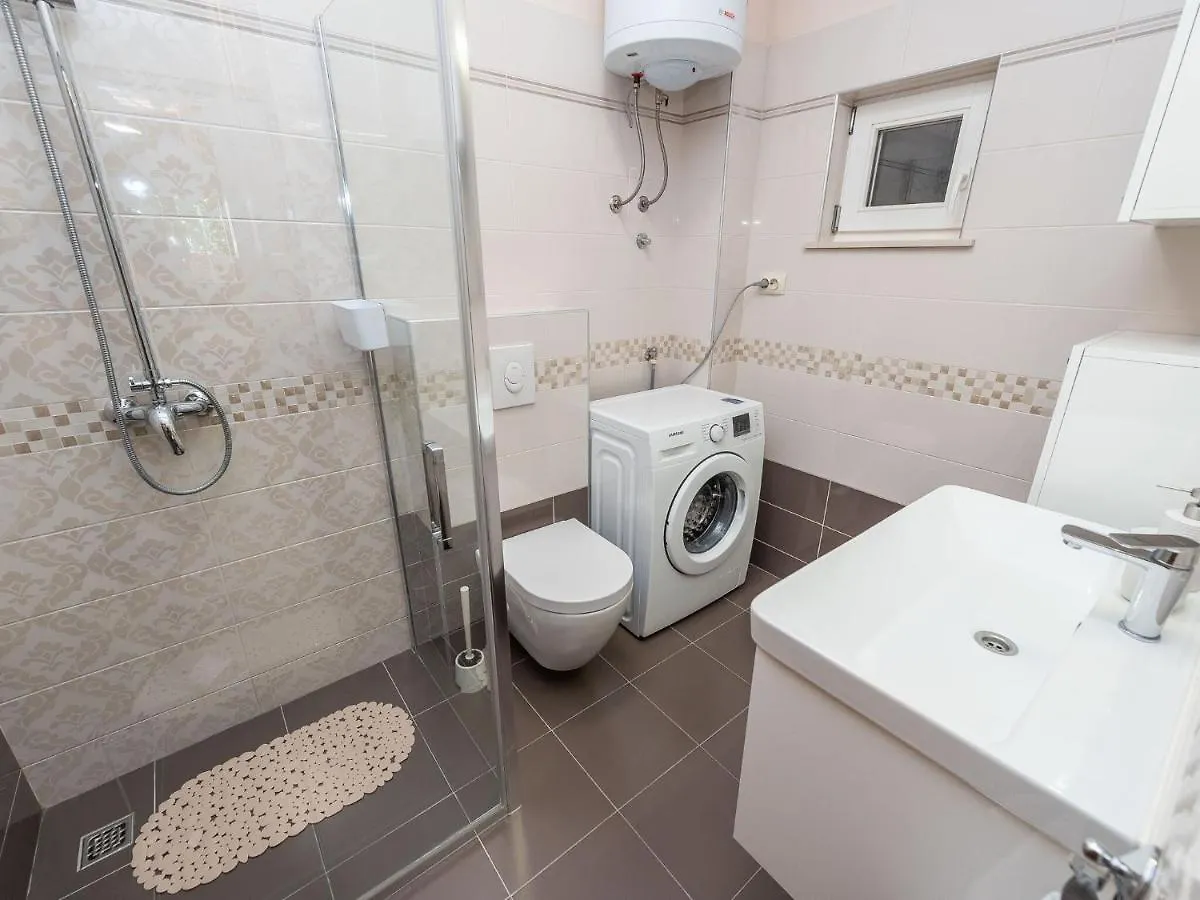 Cozy Holiday Home In Petrcane With Private Terrace Kožino